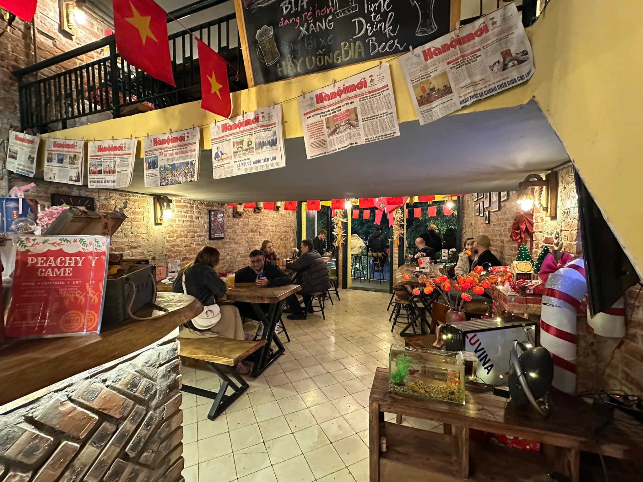 A unique venue combining craft beer with specialty coffee, Peachy offers a dual experience for beverage enthusiasts